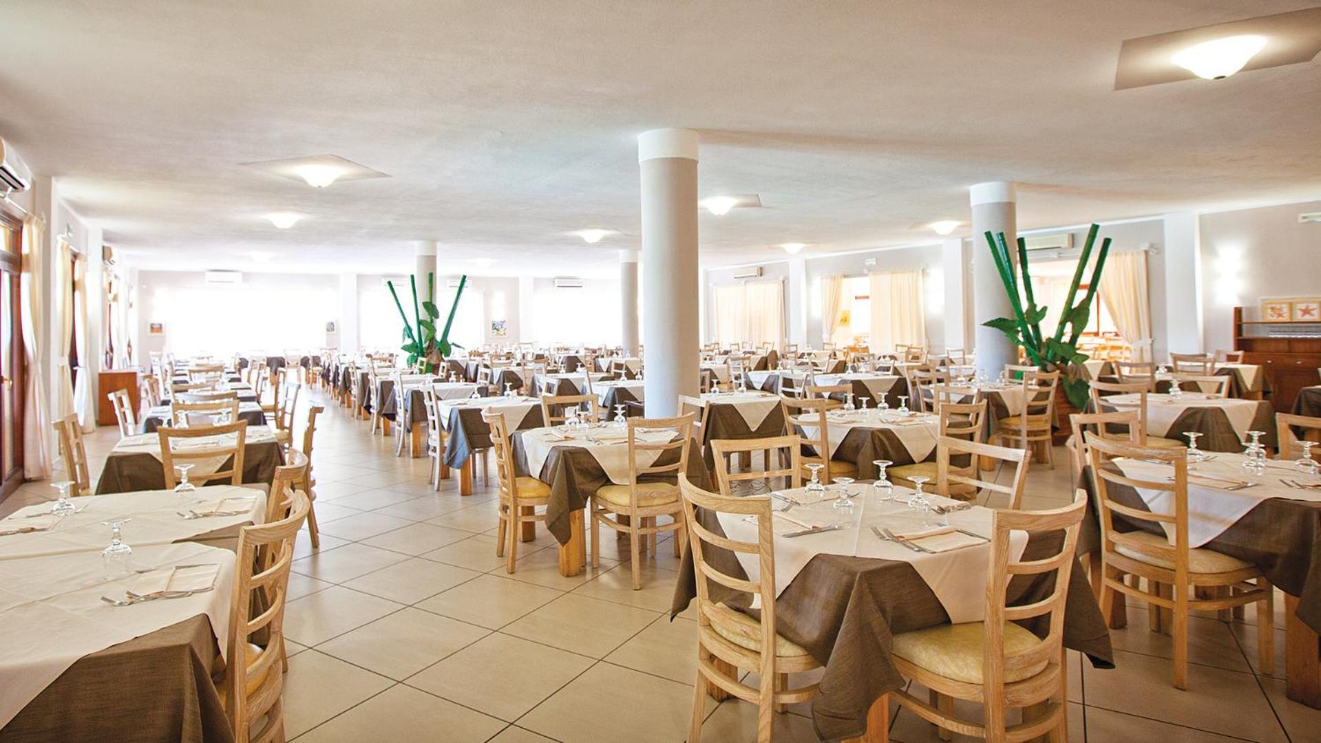 מלון Agrustos Futura Club Cala Fiorita מראה חיצוני תמונה