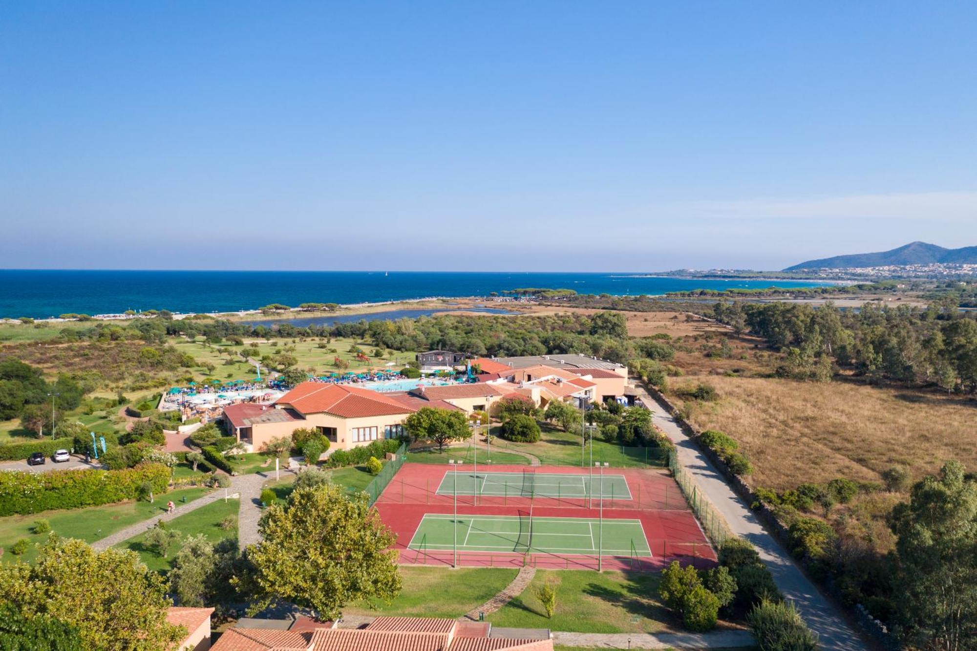 מלון Agrustos Futura Club Cala Fiorita מראה חיצוני תמונה