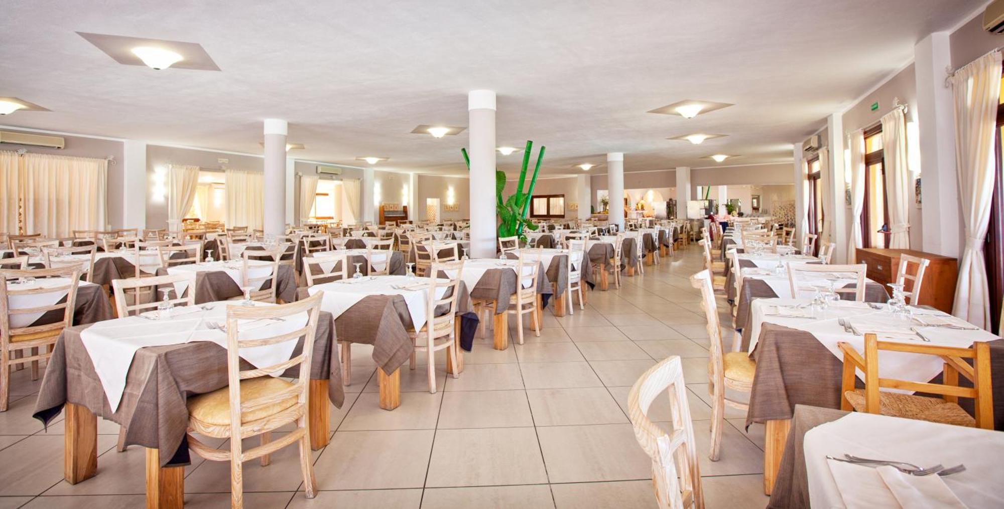 מלון Agrustos Futura Club Cala Fiorita מראה חיצוני תמונה